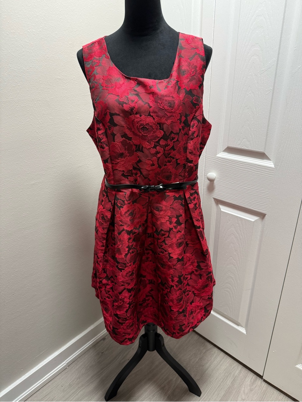 Place Red and Black Floral Mini Dress